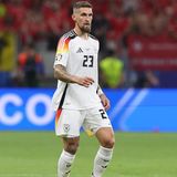 Robert Andrich ist ein solider Abräumer und Zweikämpfer, der über einen guten Schuss verfügt. Fabian Ruiz Peña, der bei Paris Saint-Germain unter Vertrag steht, ist bisher einer der besten Spieler der Selección. Technisch versiert, schnell, torgefährlich, kreativ. Er ist definitiv stärker einzuschätzen als der Leverkusener.   Fazit: Vorteil Spanien
