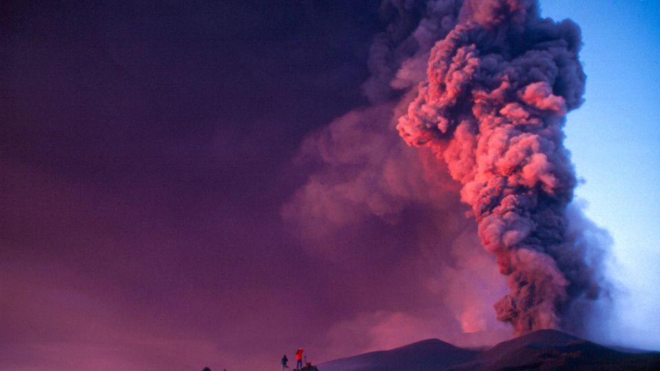 Mehrmals im Jahr spukt der Ätna auf Sizilien Lava oder Asche