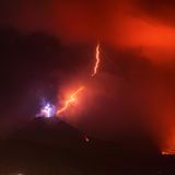 Blitze über dem Vulkan auf La Palma