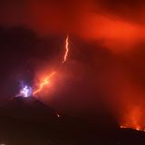 Blitze über dem Vulkan auf La Palma