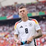 Doch zum EM-Titel sollte es nicht reichen. Im Viertelfinale war für Toni Kroos und die deutsche Nationalmannschaft Schluss. Wie schon im EM-Finale 2008 und dem WM-Halbfinale 2010 verlor das DFB-Team gegen Spanien – eben jenes Land, in dem Kroos die letzten zehn Jahre verbrachte.