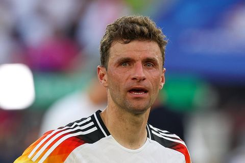 Thomas Müller hat in seinem Fußballer-Leben praktisch alles gewonnen, was es zu gewinnen gibt – außer den EM-Titel. Nach der Niederlage wirkte er sichtlich mitgenommen