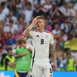 Für Toni Kroos war es sicherlich nicht der Abschied aus der Nationalmannschaft, den er sich erhofft hatte. Minutenlang stand er nach dem Abpfiff alleine im Mittelkreis, versuchte die Niederlage zu verarbeiten