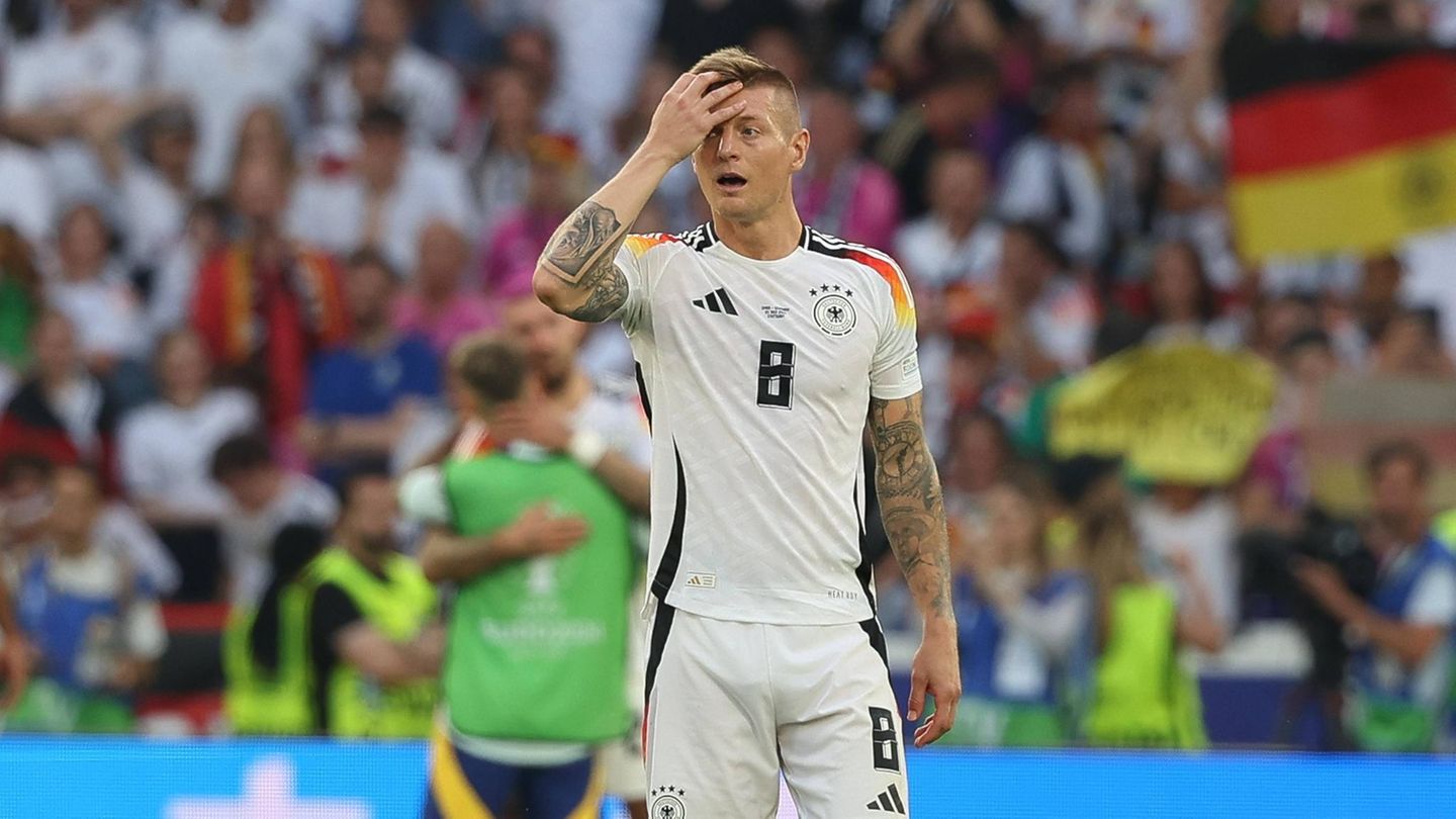 Für Toni Kroos war es sicherlich nicht der Abschied aus der Nationalmannschaft, den er sich erhofft hatte. Minutenlang stand er nach dem Abpfiff alleine im Mittelkreis, versuchte die Niederlage zu verarbeiten
