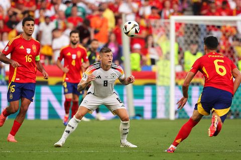 Toni Kroos im Spiel gegen Spanien - Pressestimmen