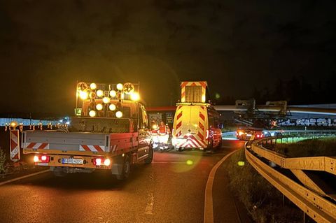 150 Meter Buschwerk müssen geschnitten werden wegen eines festgefahrenen Rotorblatts