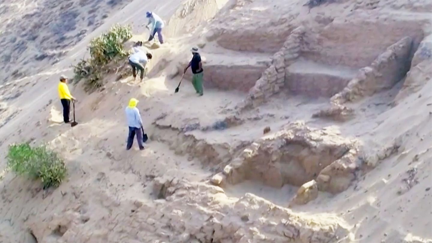 Peru-Rituelle-Opfer-Forscher-entdecken-Skelette-in-4000-Jahre-alter-Tempelruine