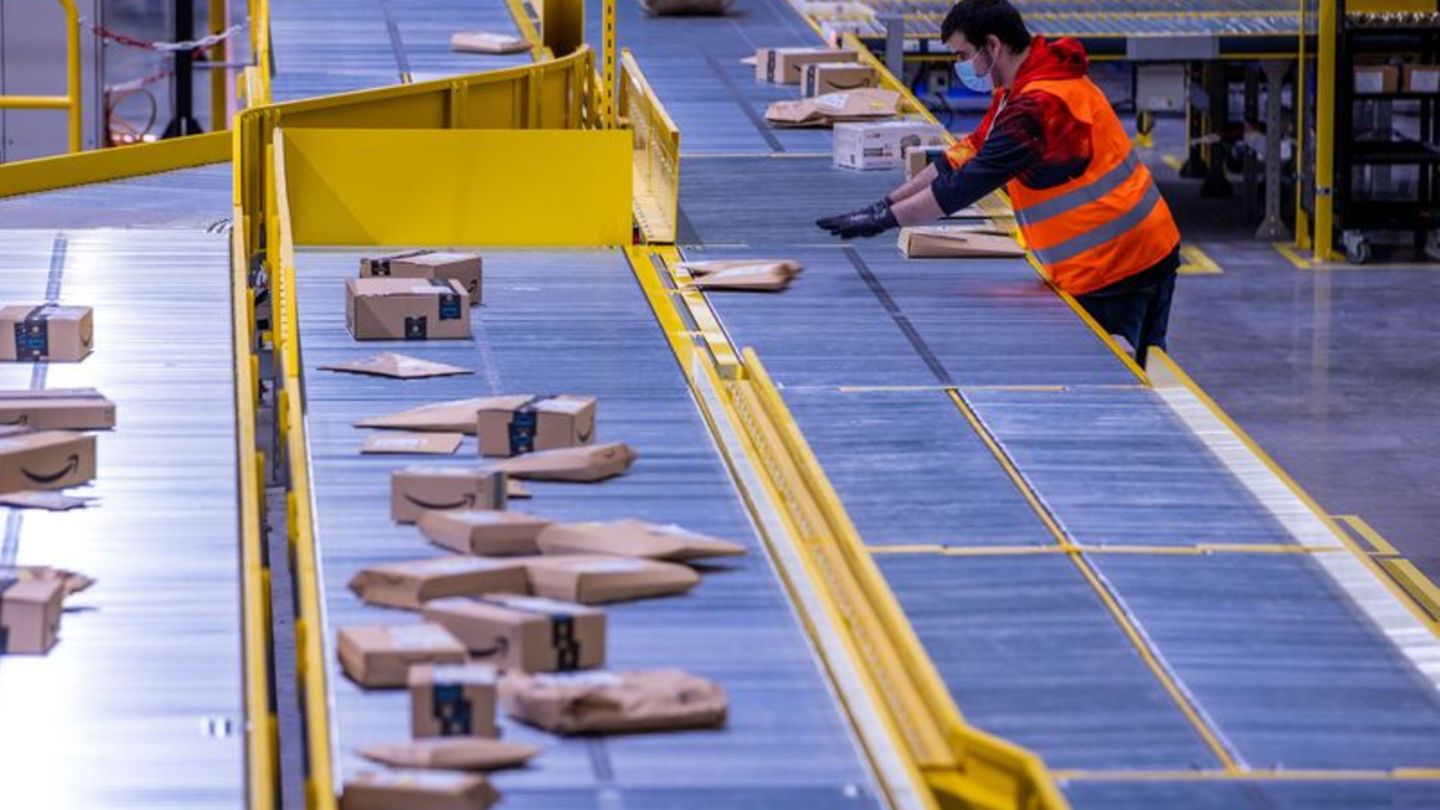 Neues Logistikzentrum: Amazon will 1.000 neue Mitarbeiter nahe Rostock einstellen