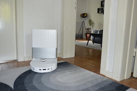 Roborock Qrevo Master im Flur