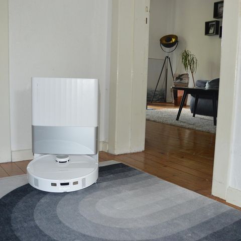 Roborock Qrevo Master im Flur