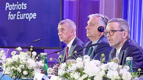 Orban, Kickl und Babis bei einem Treffen der "Patrioten für Europa"