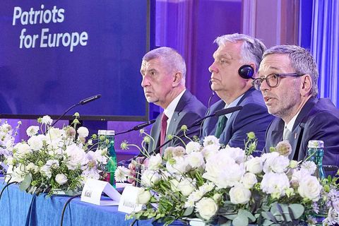 Orban, Kickl und Babis bei einem Treffen der "Patrioten für Europa"