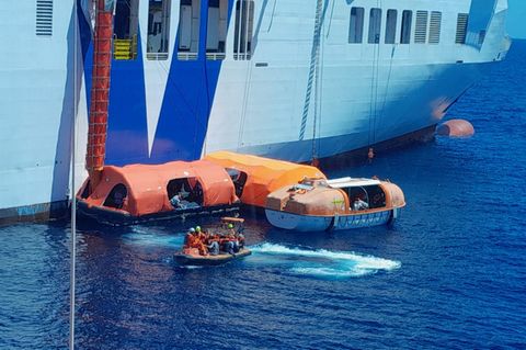 Einsatz der Seenotrettung an der Fähre "Tenaci"