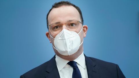 Gesundheitsminister während der Coronapandemie: CDU-Politiker Jens Spahn mit Maske