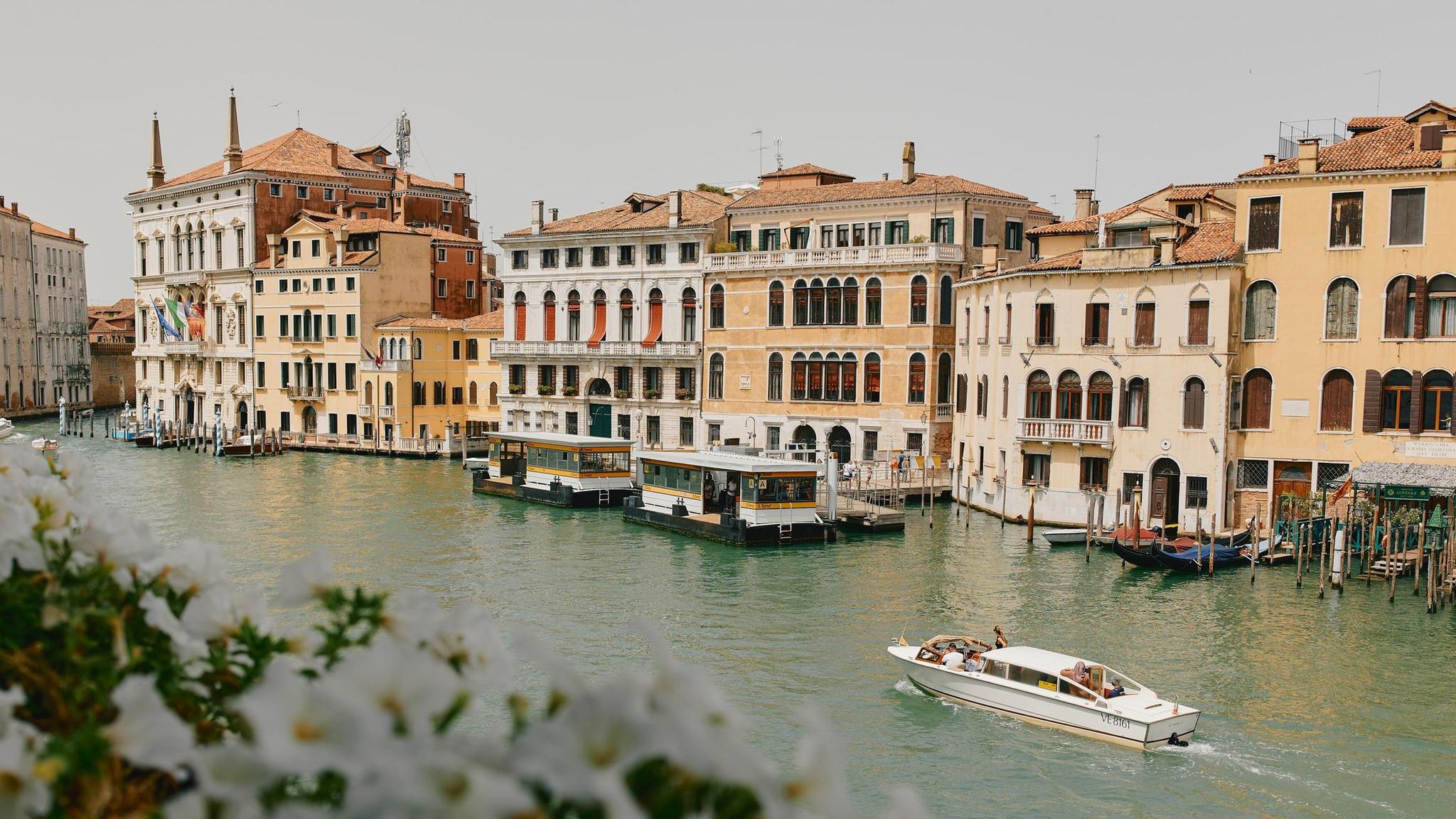 Der Canal Grande, fotografiert aus dem Palazzo von Contessa Ketty Alverà in Venedig