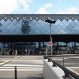 Der Eingang zum Flughafen Nikola Tesla in Belgrad