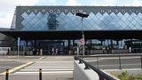 Der Eingang zum Flughafen Nikola Tesla in Belgrad