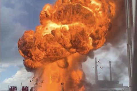 Feuer-Inferno: Video zeigt gigantische Explosion eines Chemiewerks