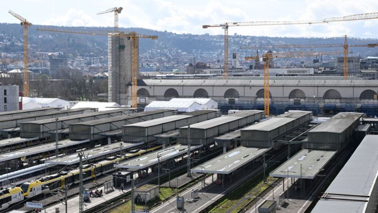 Vorfall in Hauptbahnhof: Wilhelma-Mitarbeiter finden Messer nach Angriff in Stuttgart