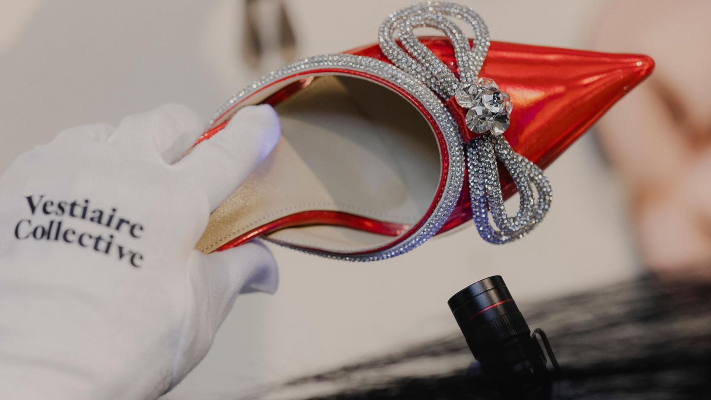 Ein Luxusschuh im Check der Experten von Vestiaire Collective