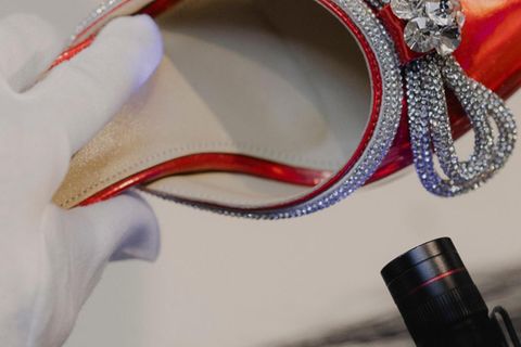 Ein Luxusschuh im Check der Experten von Vestiaire Collective