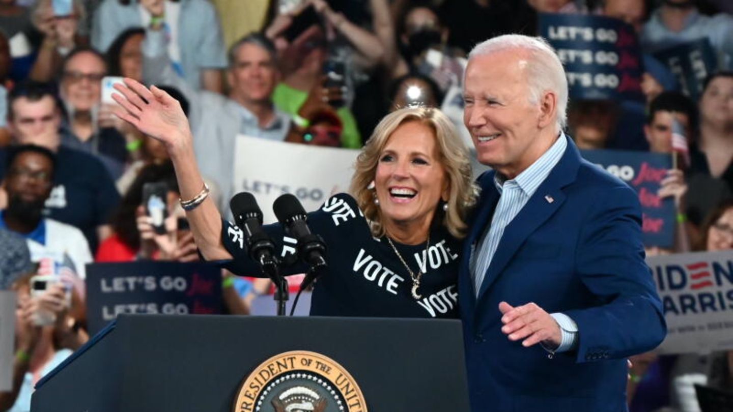 Jill Biden – die Gattin Jill und Joe Biden auf einer Wahlkampfveranstaltung