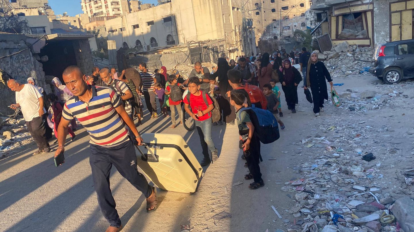Israel’s army: Gaza residents to leave city