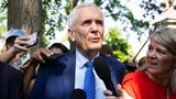 Der Texaner forderte mehrfach, dass Joe Biden von seiner Kandidatur Abstand nehmen solle: "Die Notwendigkeit seines Rücktritts ist nun noch drängender als am Dienstag, als ich ihn zum ersten Mal dazu aufgefordert habe", so der Abgeordnete