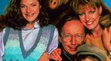 2019 starb bereits Max Wright, der den Familienvater Willi Tanner spielte. Gregorys Kolleginnen Anne Schedeen, die seine Mutter Kate darstellte, und Andrea Elson, die seine Schwester Lynn verkörperte, zogen sich beide nach dem Ende von "Alf" aus dem TV-Geschäft zurück und standen seither nur noch selten vor der Kamera.