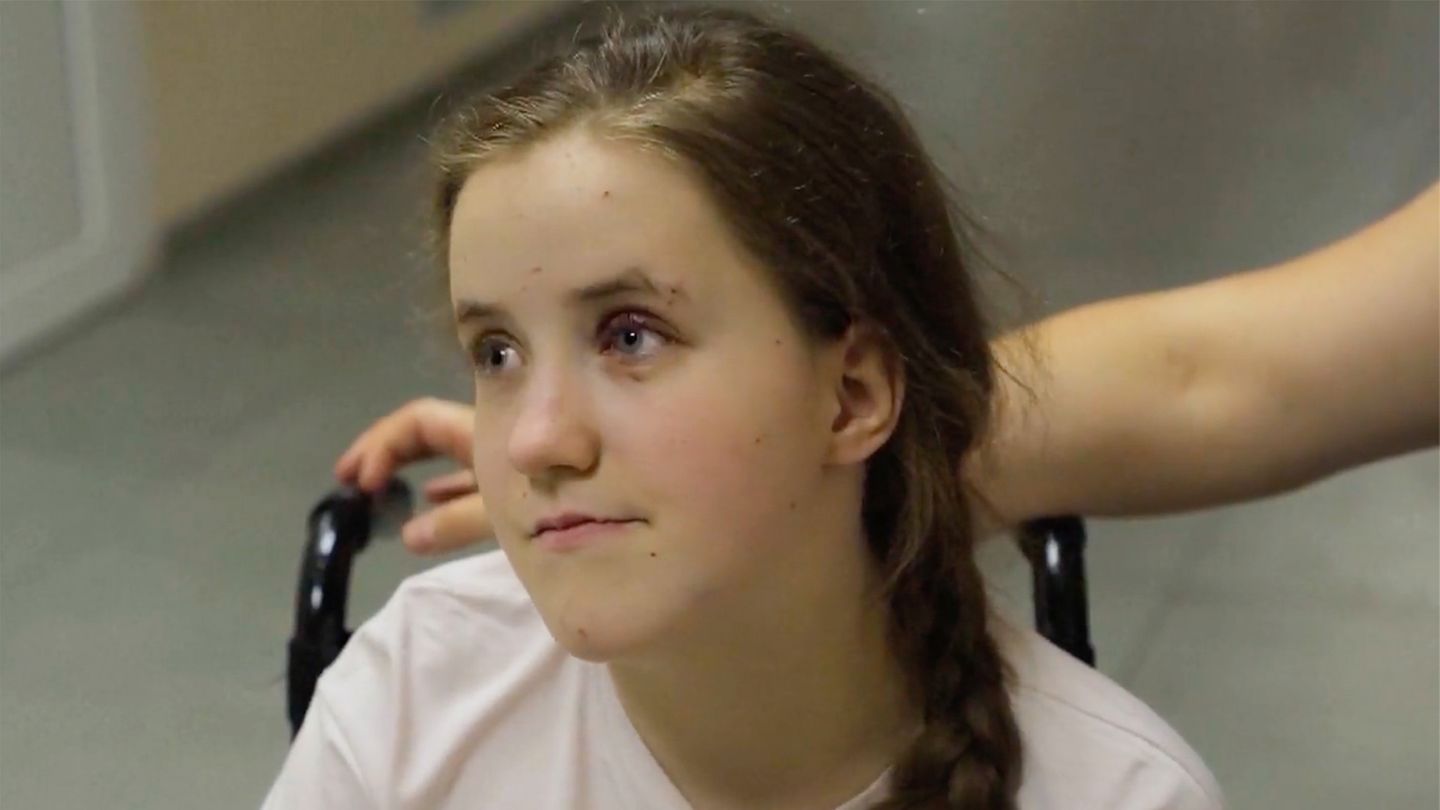 Russischer Raketenangriff: Junge Patientin schildert Horror in Kiews Kinderklinik: 