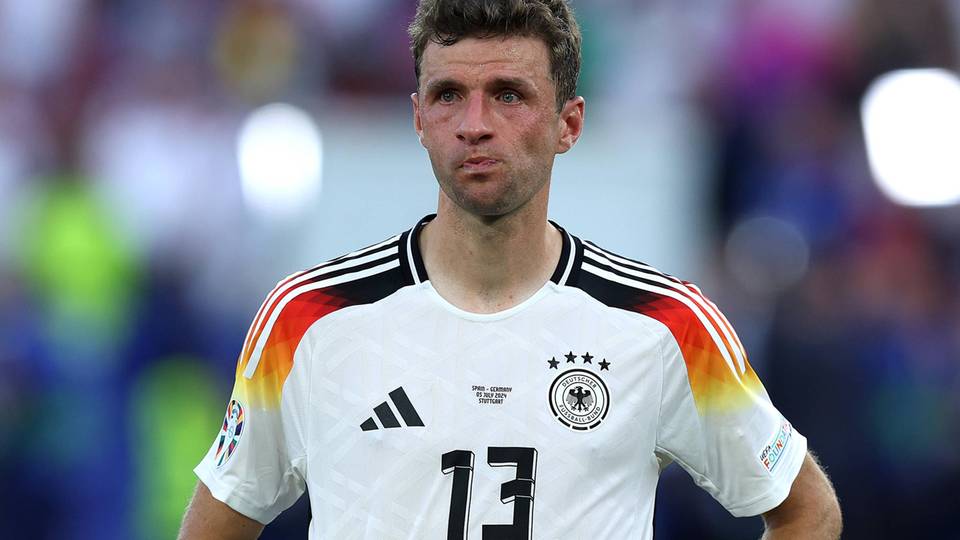 Thomas Müller ringt mit den Tränen nach der Niederlage gege Spanien