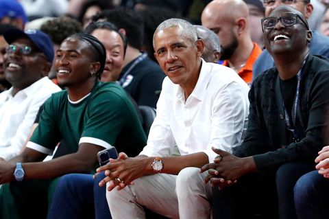 So sieht man ihn häufig dieser Tage: Barack Obama entspannt bei einem Basketballspiel