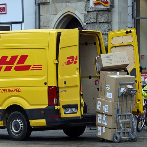 DHL