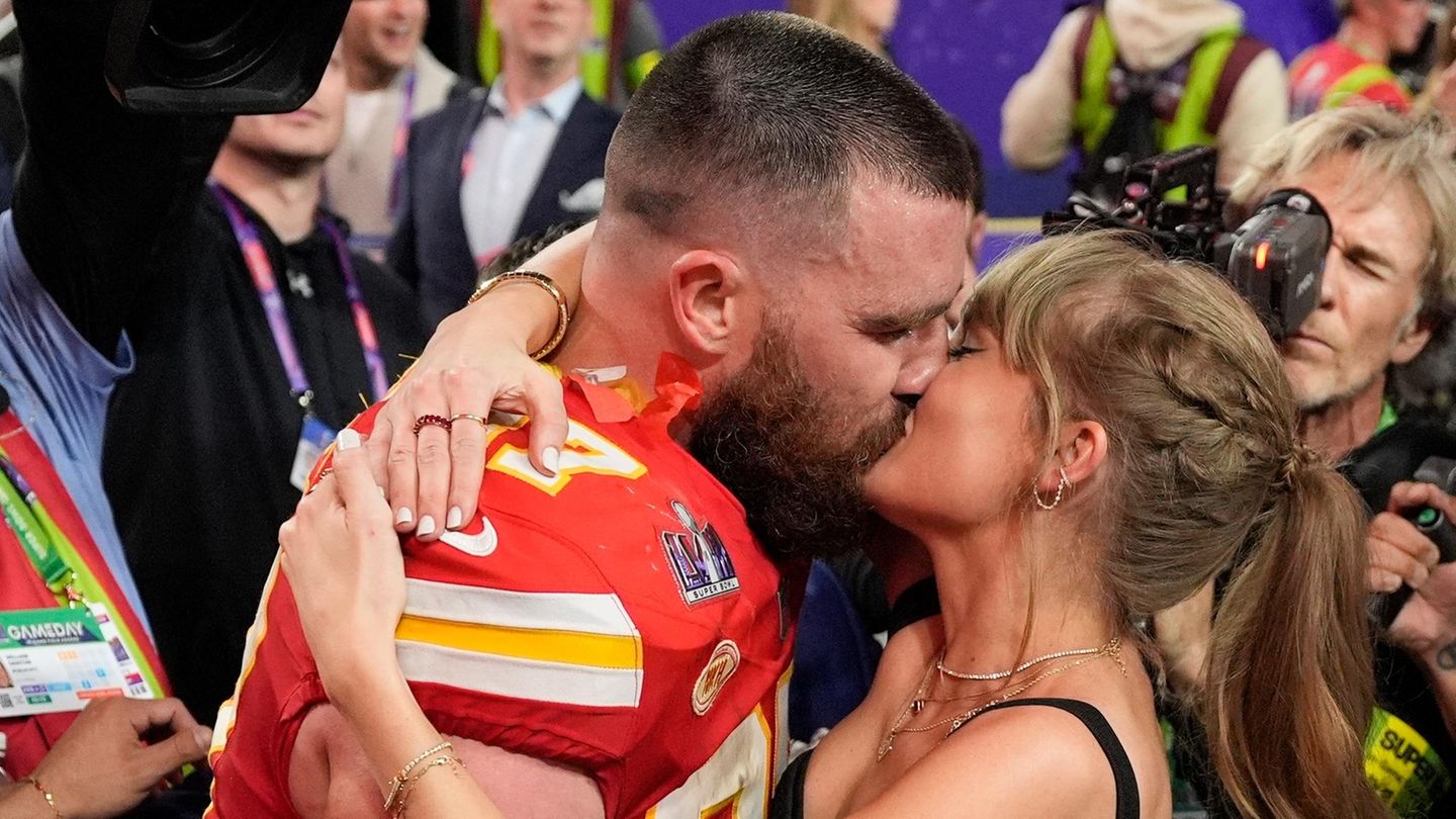 Musikerin liebt Sportler: Vom Armband zur Lovestory – Ein Jahr Swift und Kelce