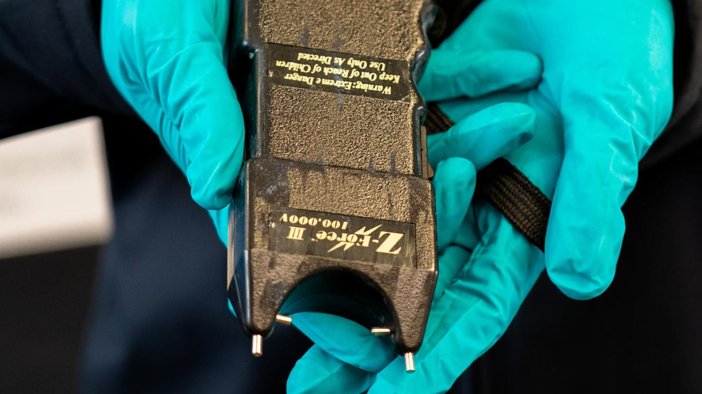 Sichergestellt: ein Elektroschocker