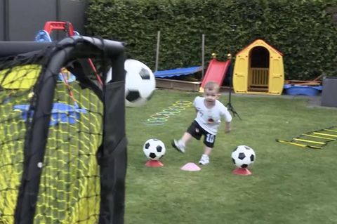 Kleiner Kicker: Wird dieser 2-Jährige der nächste Fußball-Star?