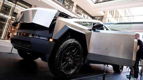 Zum Auftakt der "Cyber Oddyssee" wurde Teslas Cybertruck am 7. Juli in der Mall of Berlin ausgestellt