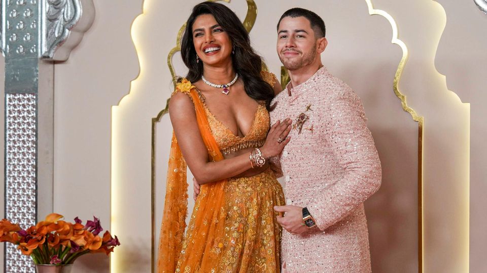 Auch Priyanka Chopra und ihr Ehemann, der Musiker Nick Jonas, sind unter den Hochzeitsgästen