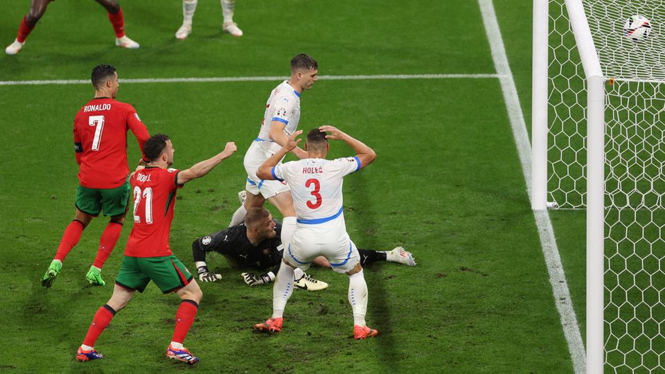 Euro 2024: The relentlessness of football is evident in all its malice at Euro 2024. It is the tournament of own goals, here it was Czech Republic's Robin Hranac against Portugal The relentlessness of football is evident in all its malice at the 2024 European Championship. It is the tournament of own goals, and here it was Czech Republic's Robin Hranac who scored against Portugal