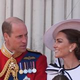 Prinz William und seine Frau Kate haben Englands Fußball-Nationalmannschaft viel Erfolg für das EM-Endspiel am Sonntag gegen Spanien gewünscht. "Wir sind so stolz auf euch alle, nur noch ein letzter Push, um den Job zu beenden! Geht raus und zeigt der Welt, was in euch steckt. Wir glauben an euch", schrieben der Prinz und die Prinzessin von Wales am Samstag auf der Plattform X.  Der britische Thronfolger wird am Sonntag persönlich beim EM-Finale im Berliner Olympiastadion sein (21.00 Uhr/ARD und MagentaTV). Der 42-jährige William ist der älteste Sohn von König Charles III. Bei dieser Europameisterschaft schaute er sich bereits das Vorrundenspiel zwischen England und Dänemark sowie das Viertelfinale zwischen England und der Schweiz live im Stadion an.