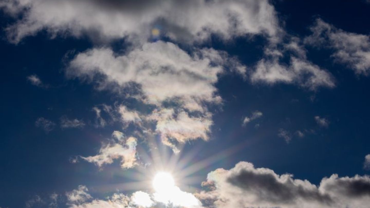 Wetter: Sonne und Wolken am Sonntag - Gewitter zum Wochenstart