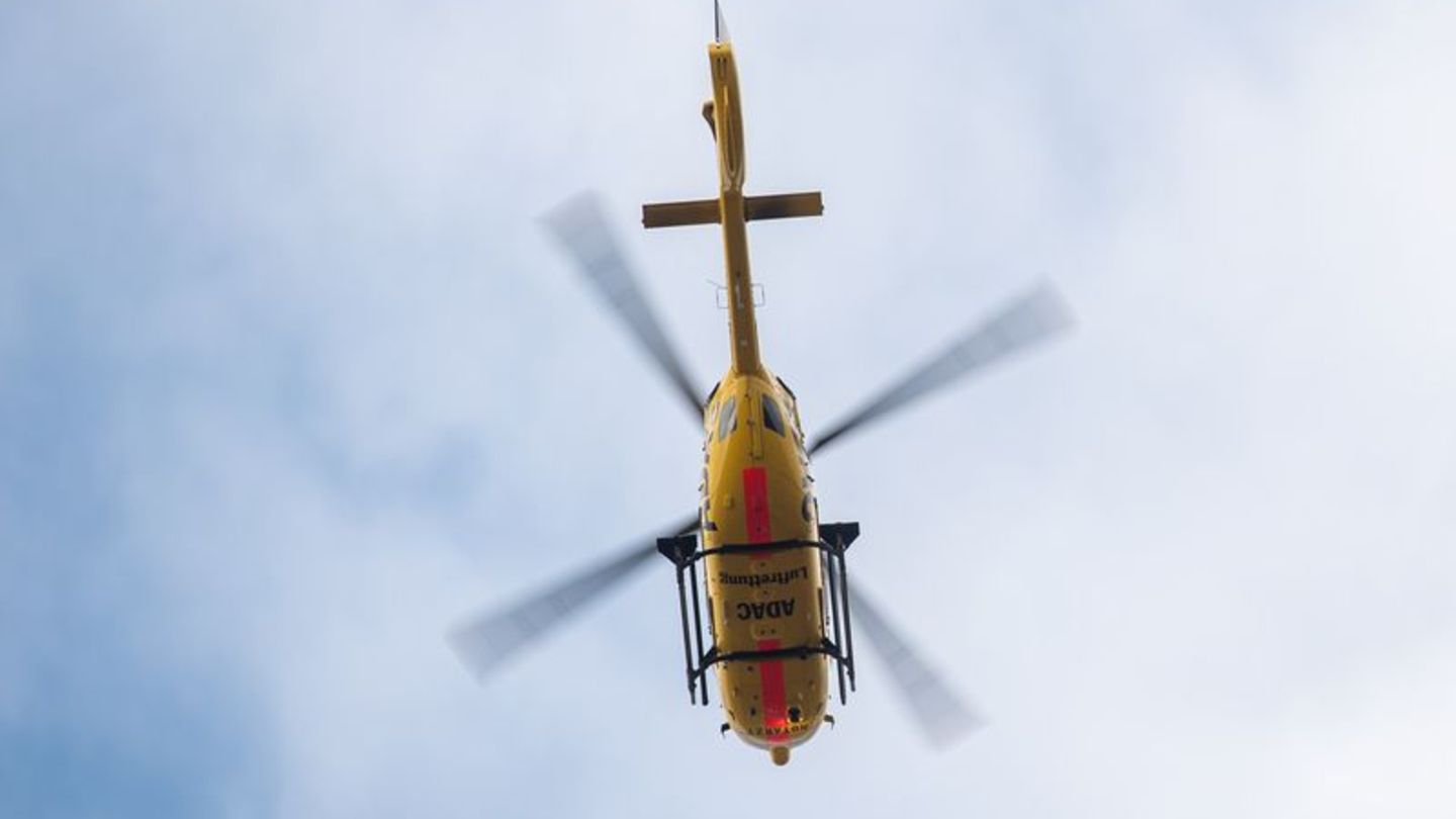 Hubschrauber im Einsatz: Kleinkind wird bei Verkehrsunfall schwer verletzt