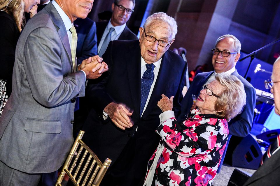 Zwei deutsche Juden, die Amerika verändern sollten: Ruth Westheimer aus Frankfurt am Main und der frühere US-Außenminister Henry Kissinger aus Fürth 2023 an dessen 100. Geburtstag