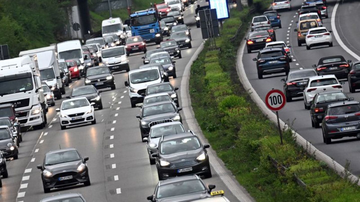 Verkehr: A57 in Richtung Köln zehn Tage gesperrt