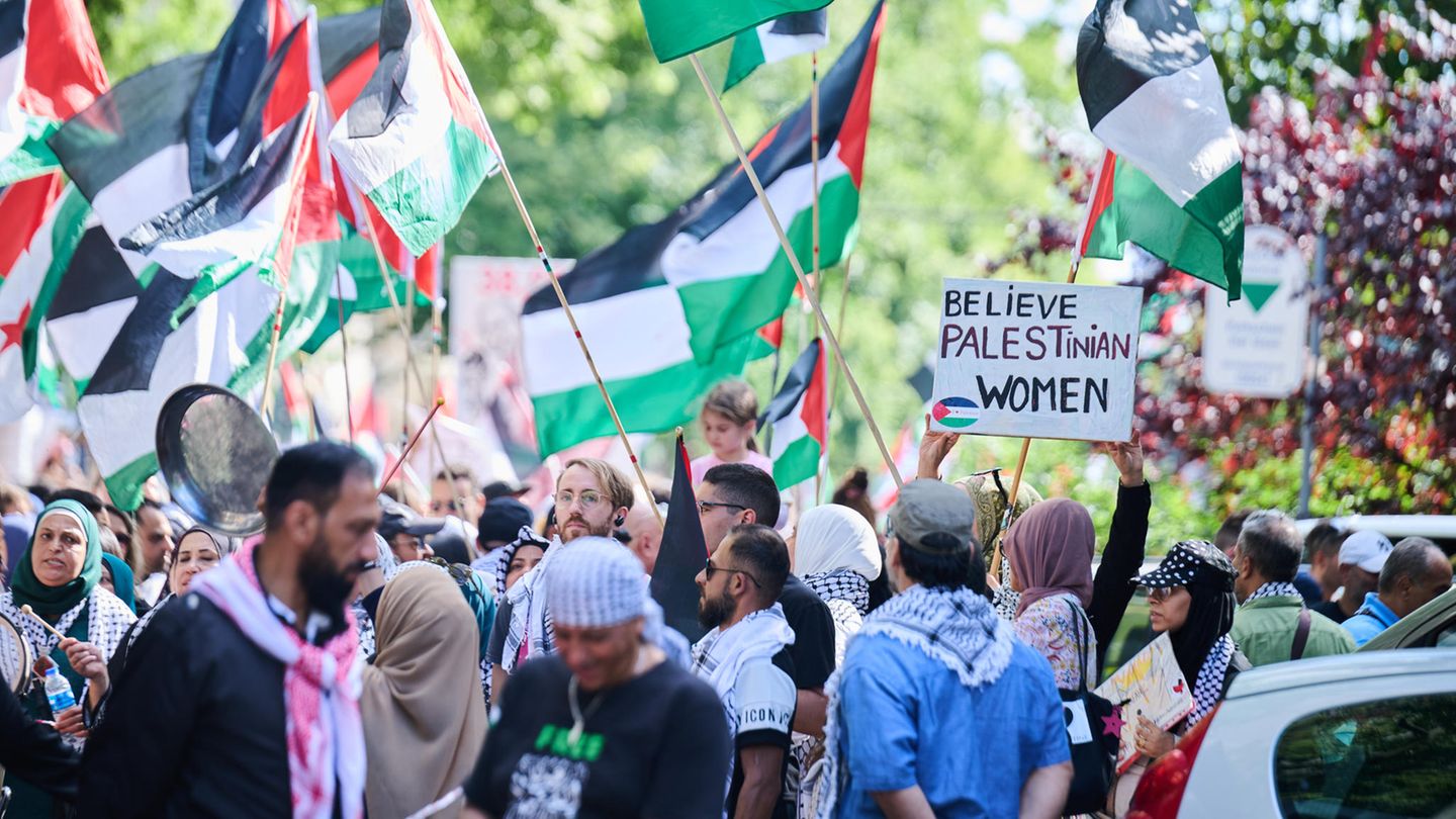 A pro-Palestine protest escalates in Berlin – several injured