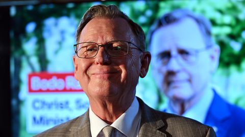 Thüringens Ministerpräsident Bodo Ramelow präsentiert als Spitzenkandidat der Linken die Landtagswahlkampagne in Erfurt