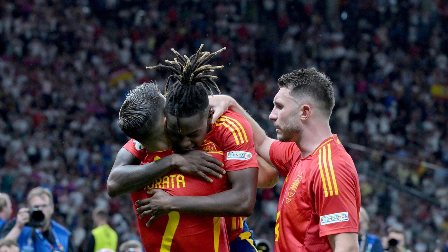European Championship final: Spain beats England 2-1 and is European champion