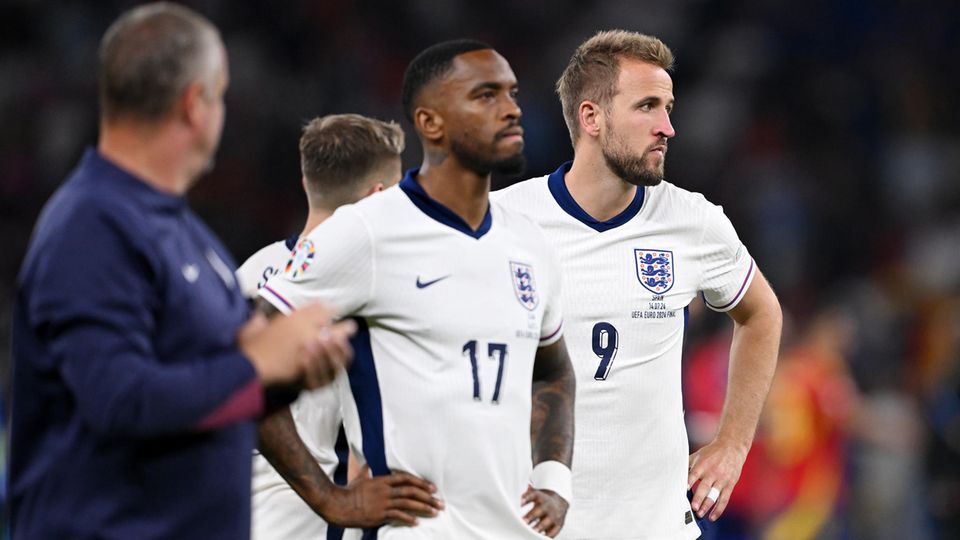 Englands Spieler nach dem EM-Finale gegen Spanien