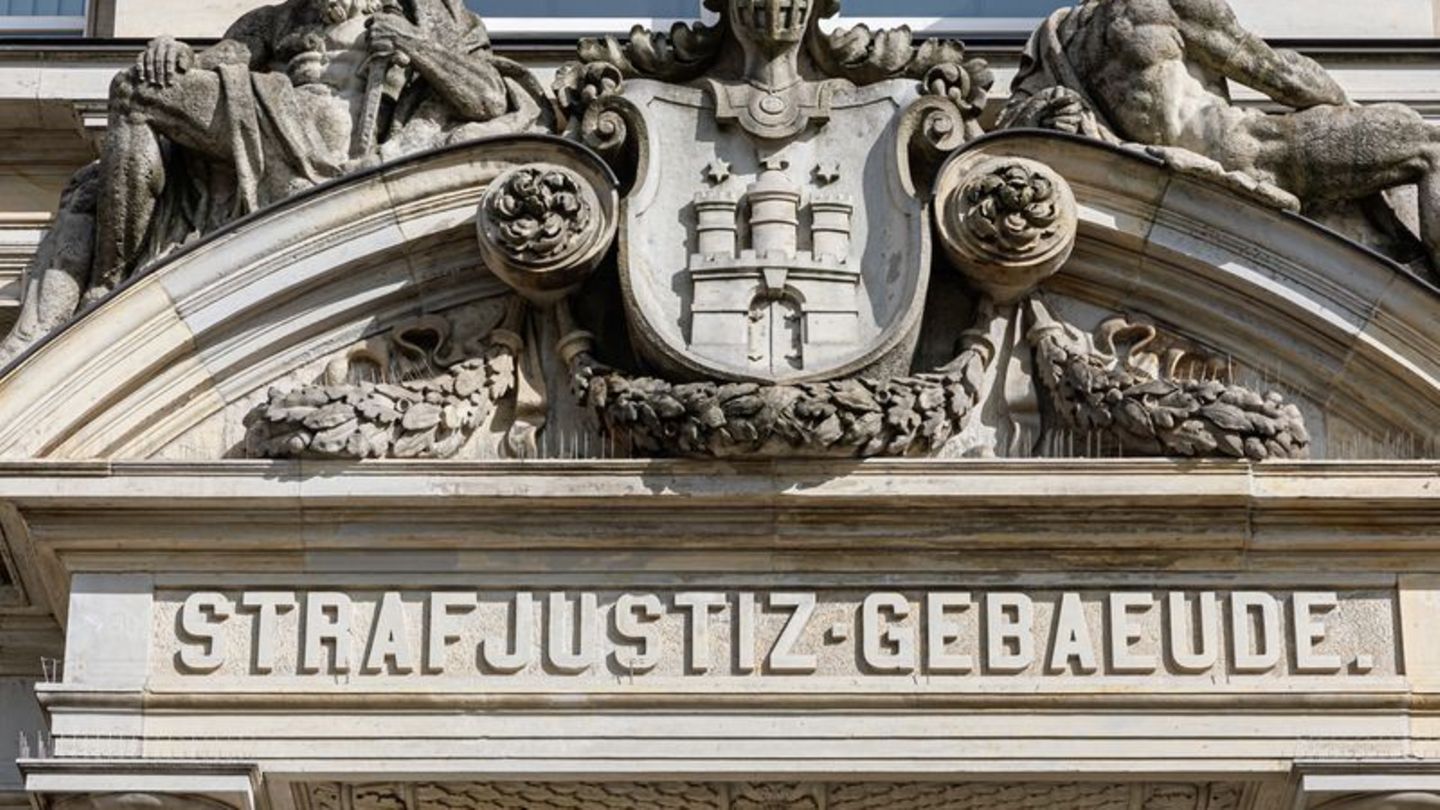 Landgericht Hamburg: Schrott mit Goldpulver manipuliert? Betrugsprozess beginnt