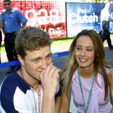 Was sein Liebesleben angeht, zeigte sich Ralf Schumacher öffentlich vor der Beziehung mit Etienne nur an der Seite seiner Freundin und späteren Ehefrau Cora Brinkmann. Die beiden kennen sich seit ihrer Jugend, fuhren auf der Kartbahn in Kerpen gemeinsam Rennen. 1999 wurde die Beziehung öffentlich. Den Heiratsantrag habe er ihr auf dem Parkplatz eines McDonald's gemacht. "Das war so schräg, dass es schon wieder romantisch war. Da konnte ich gar nicht Nein sagen", so Cora damals.